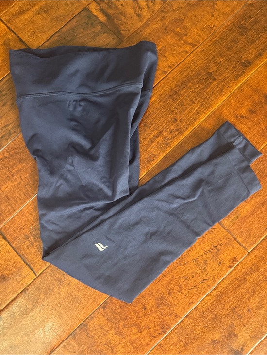 Fabletics Pants - Fabletics Capri Navy High-Waist Leggings womens M